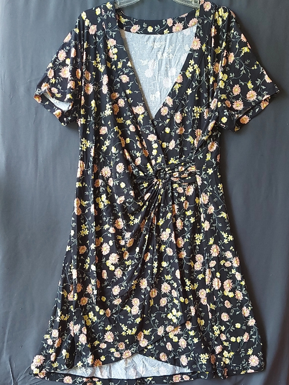 Lands' End Heather Gray Floral Tee with Pale Yellow Accents